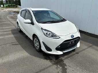 TOYOTA AQUA 2021 Image 2