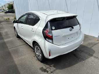 TOYOTA AQUA 2021 Image 3