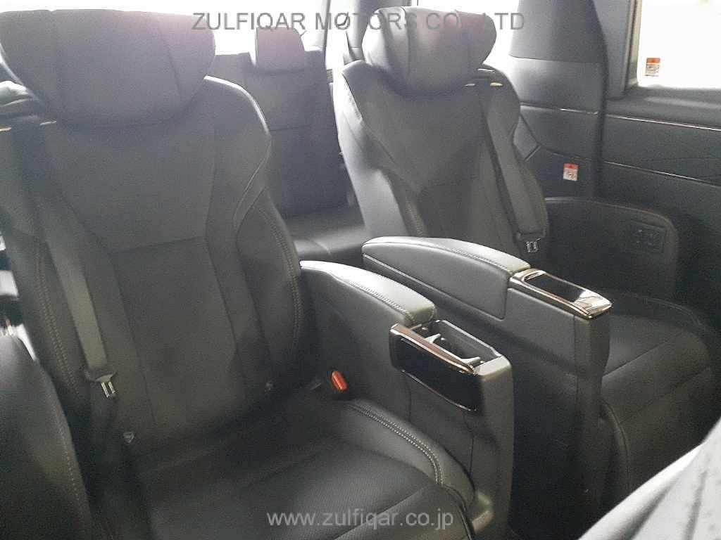 TOYOTA ALPHARD 2024 Image 11