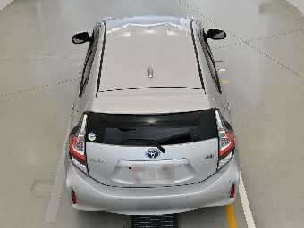 TOYOTA AQUA 2021 Image 8