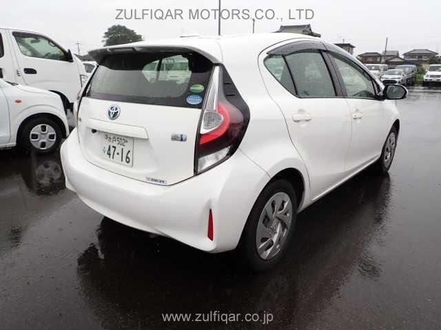 TOYOTA AQUA 2021 Image 2