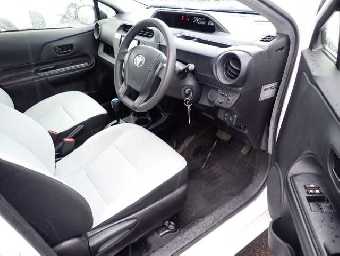TOYOTA AQUA 2021 Image 5