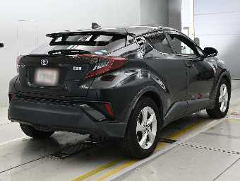 TOYOTA C-HR 2018 Image 2