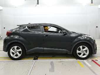 TOYOTA C-HR 2018 Image 3