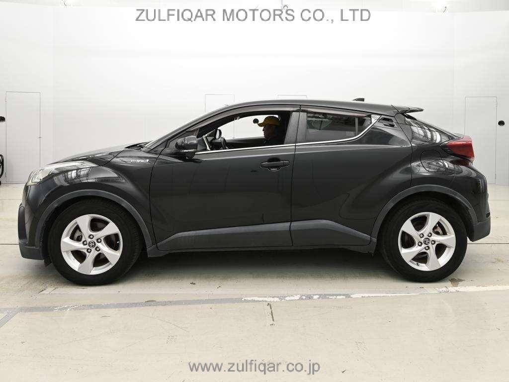 TOYOTA C-HR 2018 Image 4