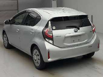 TOYOTA AQUA 2021 Image 4