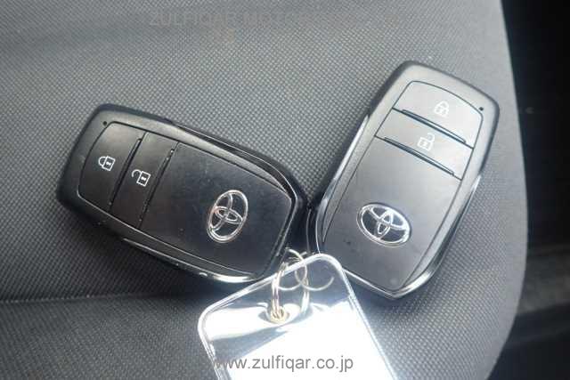 TOYOTA AQUA 2021 Image 8