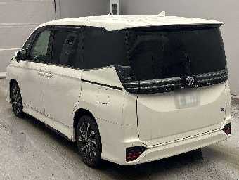TOYOTA VOXY 2023 Image 2