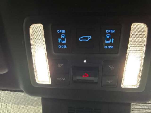 TOYOTA VOXY 2023 Image 21