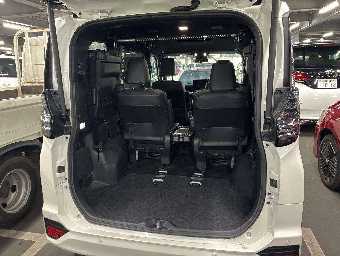 TOYOTA VOXY 2023 Image 16