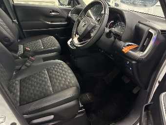 TOYOTA VOXY 2023 Image 7