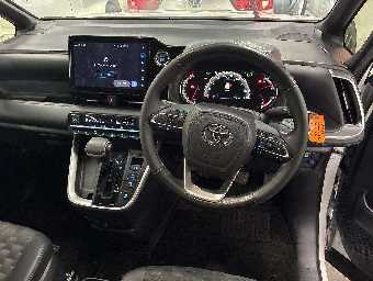 TOYOTA VOXY 2023 Image 8