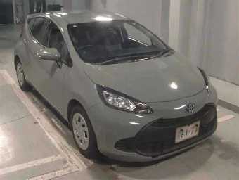 TOYOTA AQUA 2022 Image 2