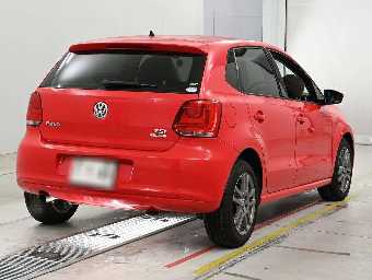 VOLKSWAGEN POLO 2013 Image 2