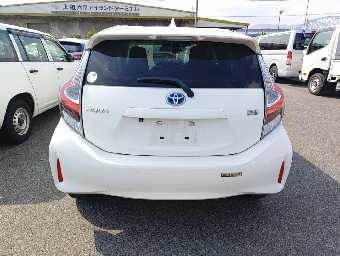 TOYOTA AQUA 2021 Image 3