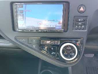 TOYOTA AQUA 2021 Image 10