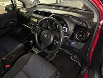 TOYOTA VITZ 2018 Image 5