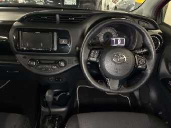 TOYOTA VITZ 2018 Image 6