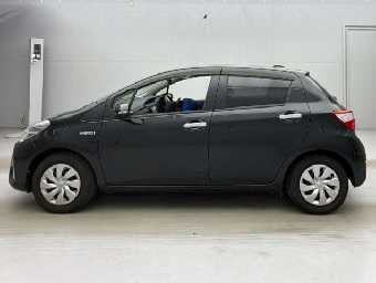 TOYOTA VITZ 2019 Image 5