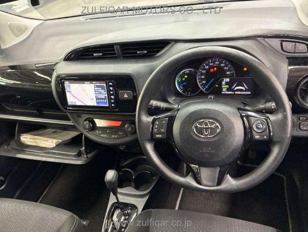 TOYOTA VITZ 2019 Image 8