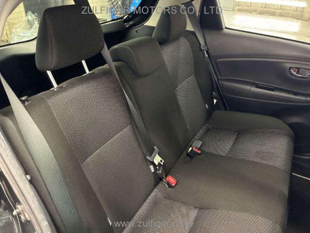 TOYOTA VITZ 2019 Image 9