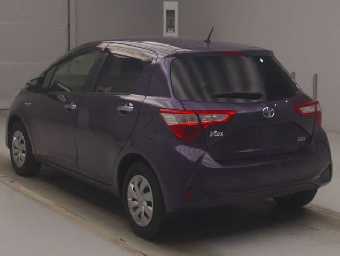 TOYOTA VITZ 2019 Image 4