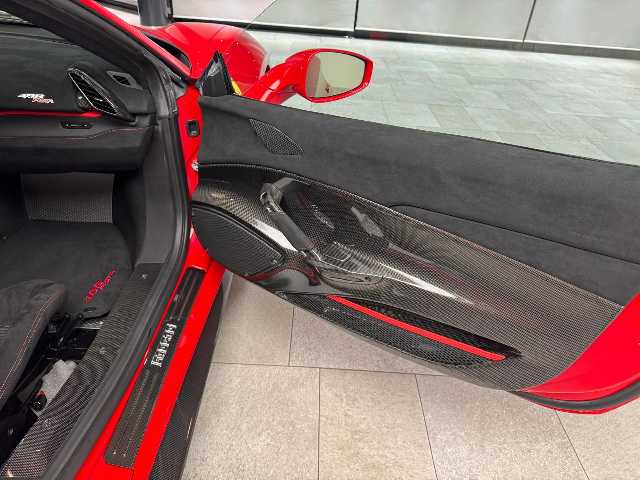 FERRARI 488 PISTA 2019 Image 19