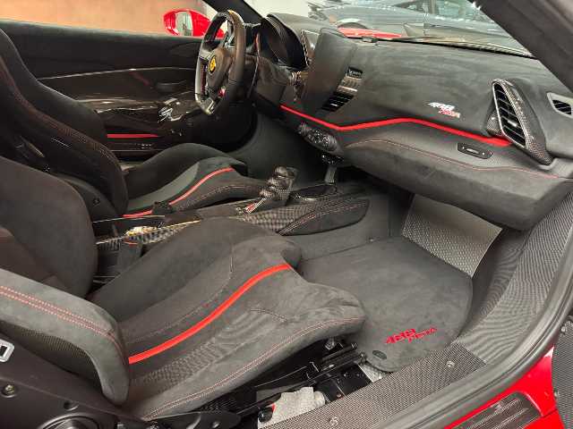 FERRARI 488 PISTA 2019 Image 21