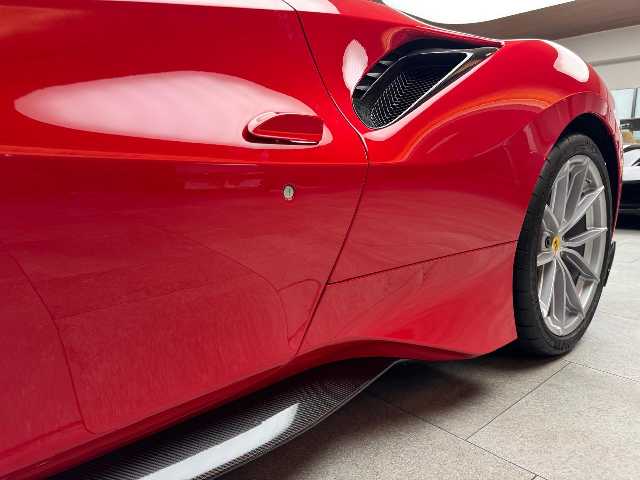FERRARI 488 PISTA 2019 Image 31