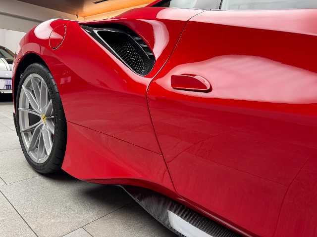 FERRARI 488 PISTA 2019 Image 32
