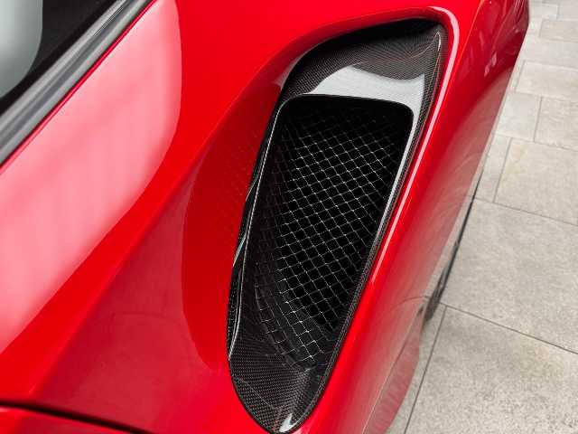 FERRARI 488 PISTA 2019 Image 40