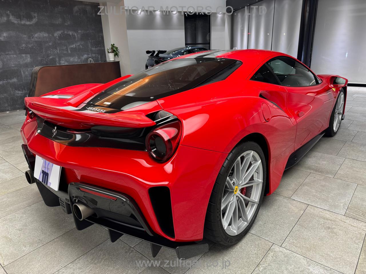 FERRARI 488 PISTA 2019 Image 5