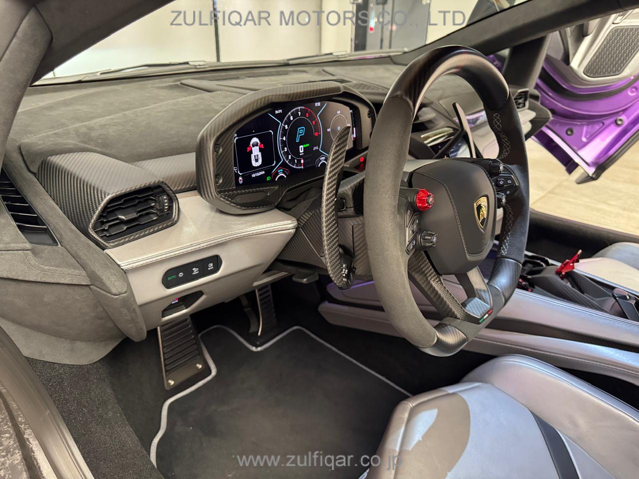 LAMBORGHINI REVUELTO 2026 Image 11