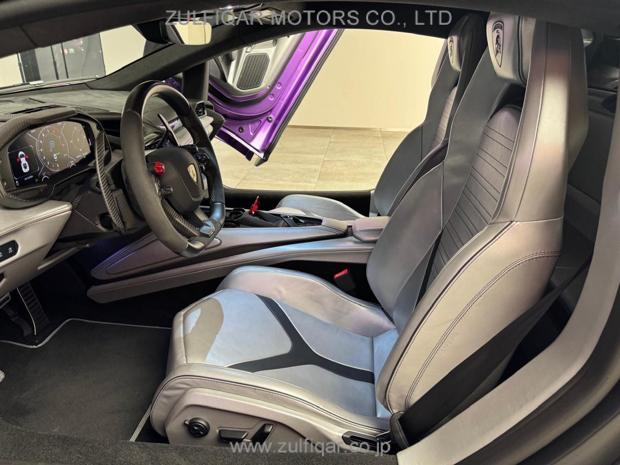 LAMBORGHINI REVUELTO 2026 Image 12