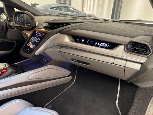 LAMBORGHINI REVUELTO 2026 Image 22