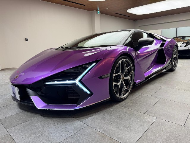 LAMBORGHINI REVUELTO 2026 Image 27