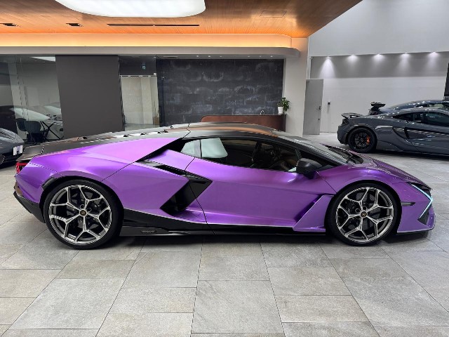 LAMBORGHINI REVUELTO 2026 Image 30