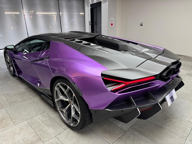LAMBORGHINI REVUELTO 2026 Image 33