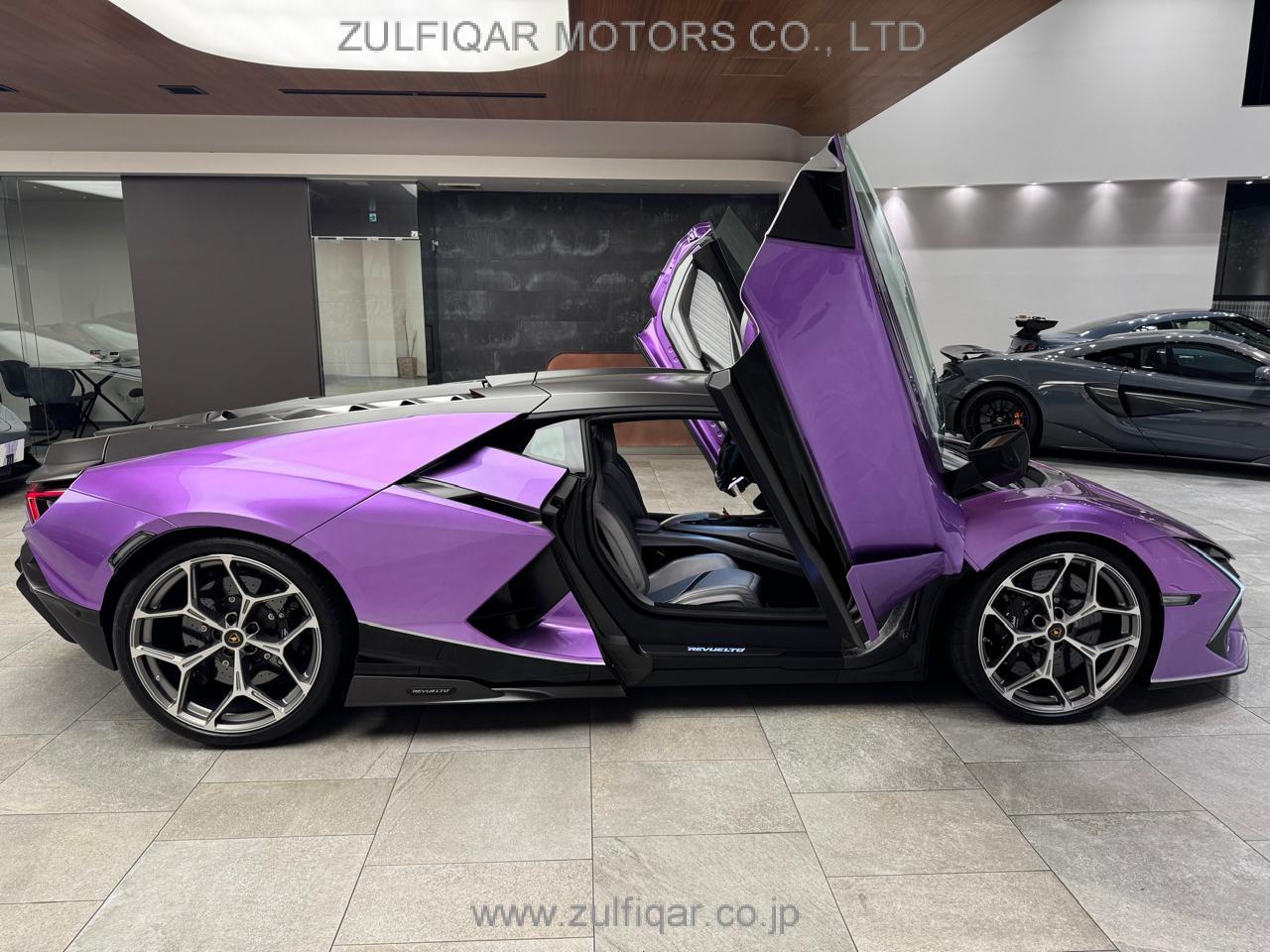LAMBORGHINI REVUELTO 2026 Image 6