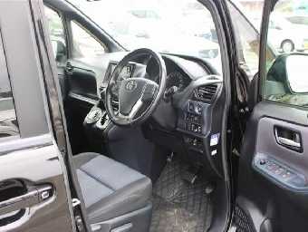 TOYOTA VOXY 2016 Image 11