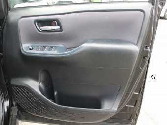 TOYOTA VOXY 2016 Image 14