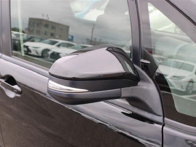 TOYOTA VOXY 2016 Image 26