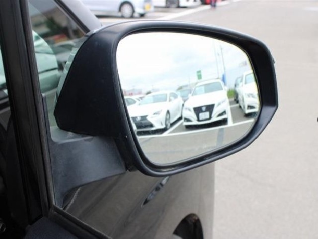 TOYOTA VOXY 2016 Image 27