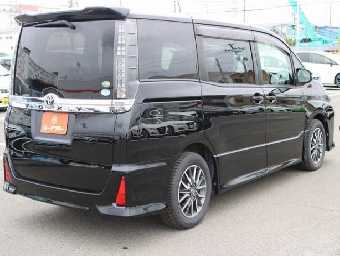 TOYOTA VOXY 2016 Image 5