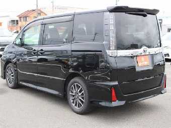 TOYOTA VOXY 2016 Image 7