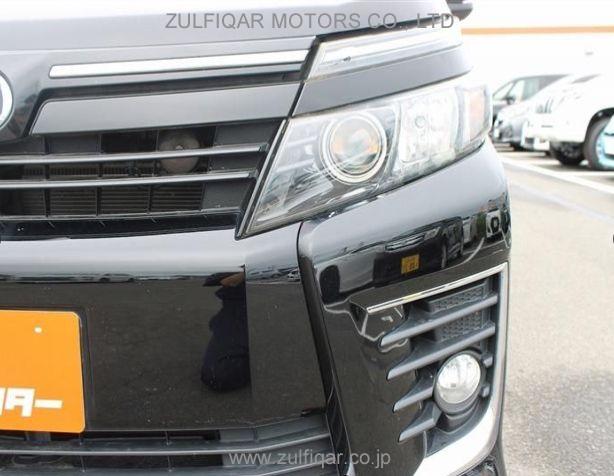 TOYOTA VOXY 2016 Image 9