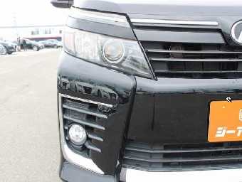 TOYOTA VOXY 2016 Image 10