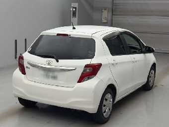 TOYOTA VITZ 2015 Image 2