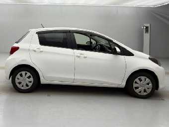 TOYOTA VITZ 2015 Image 6