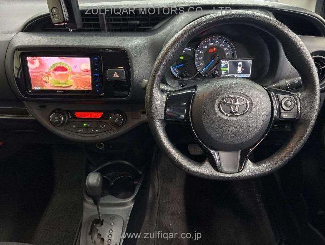 TOYOTA VITZ 2019 Image 6